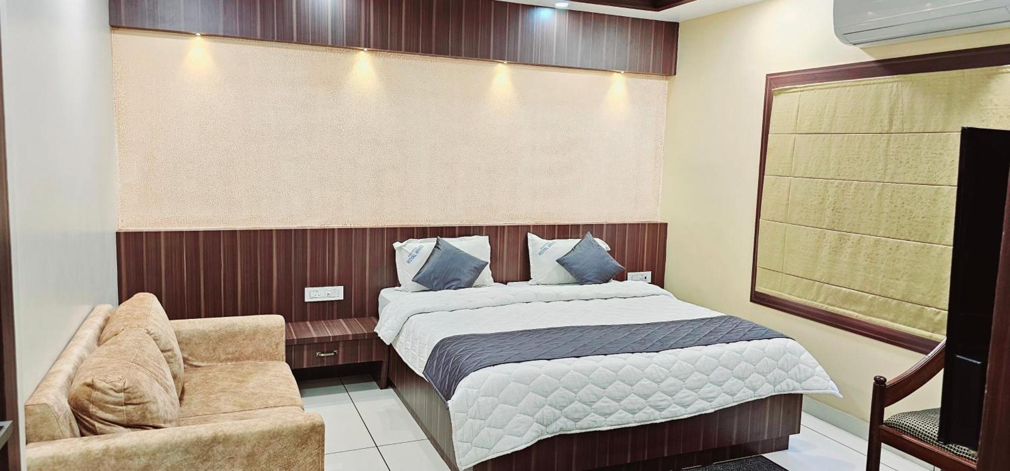 Elūr Hotel Royal Wings מראה חיצוני תמונה